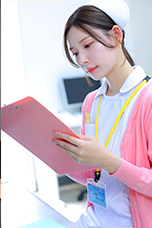 Dibantu Keluar Oleh Perawat – Tsumugi Akari